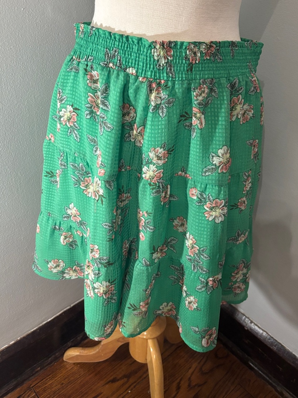 Loft size medium Green Floral Elastic-Waist Women's Skirt
